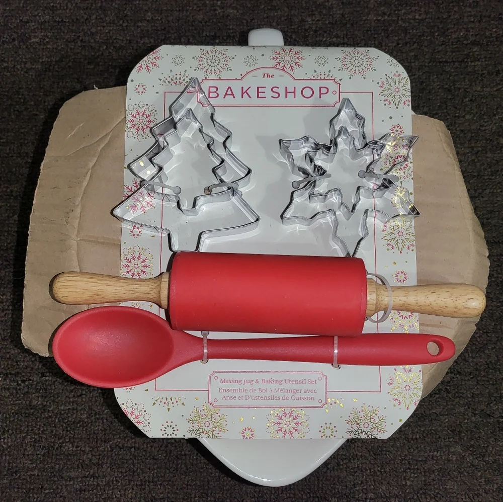 The Bake Shop Christmas Baking Set